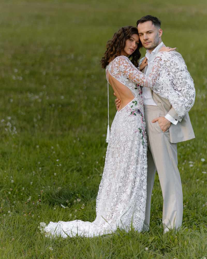 Dominika i Jakub podczas reportażu ślubnego w Uhercach Mineralnych