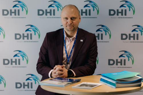 DHI0016